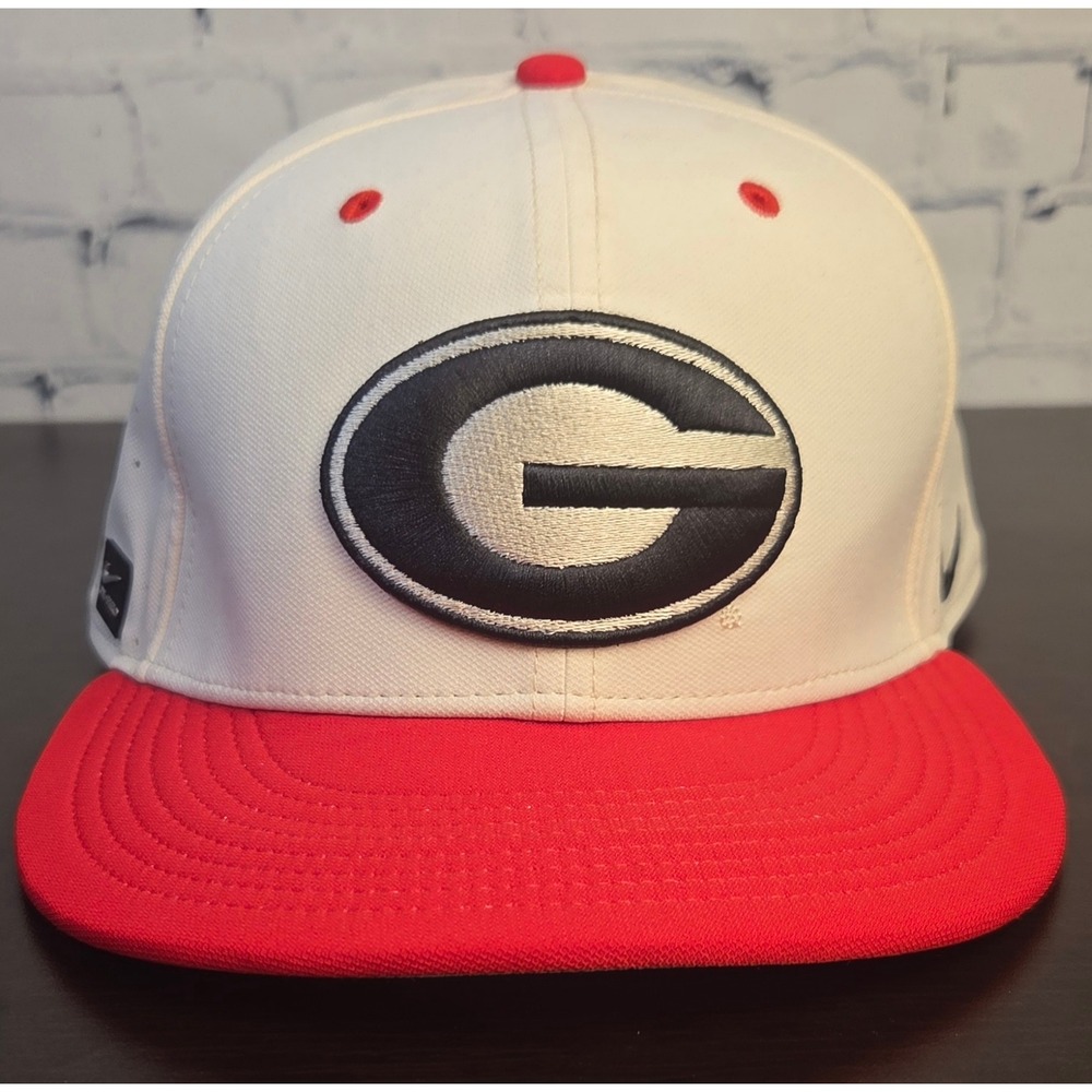 Nike Dri-FIT Georgia Bulldogs On Field Fitted Hat White Red 7 5/8 NCAA Cap